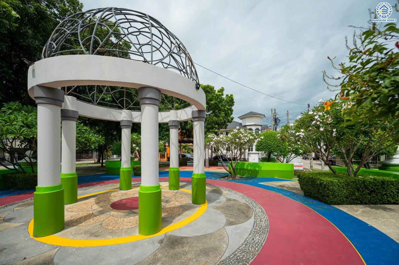 บ้านมือสองตกแต่งใหม่ หลังใหญ่ โครงการ ภัสสร14 บางใหญ่ ดีไซน์ทันสมัย เนื้อที่ 63.8 ตร.ว. รองรับทุกความสุขด้วยแปลนหน้าสวนสาธารณะ ฟังก์ชัน 3 ห้องนอน 3 ห้องน้ำ 2 ที่จอดรถ บนทำเลศักยภาพ ใกล้เซ็นทรัลเวสต์เกต ทางด่วน "ศรีรัช" และรถไฟฟ้าสายสีม่วง "สถานีตลาดบางใหญ่"...